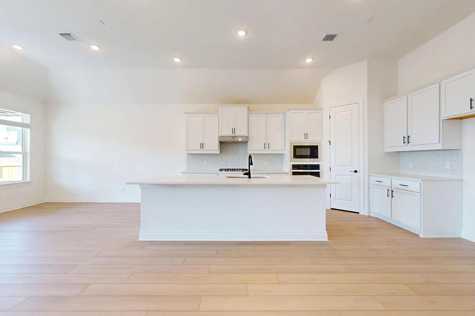 1208 White Daisy Ln, Georgetown, TX 78628