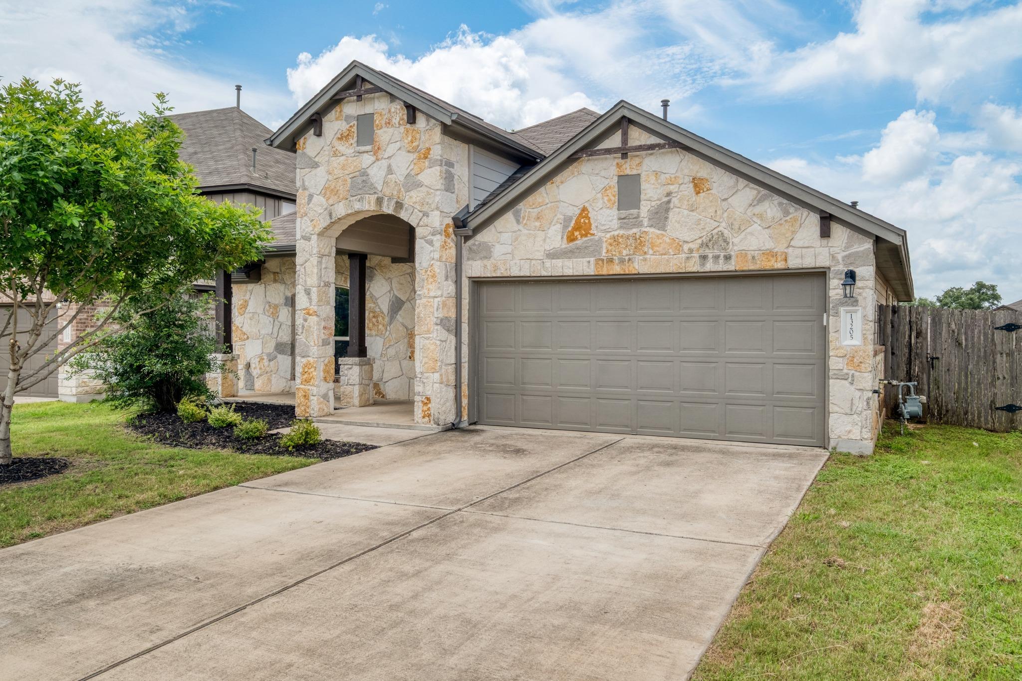 13205 Olivers Way, Manchaca, TX 78652