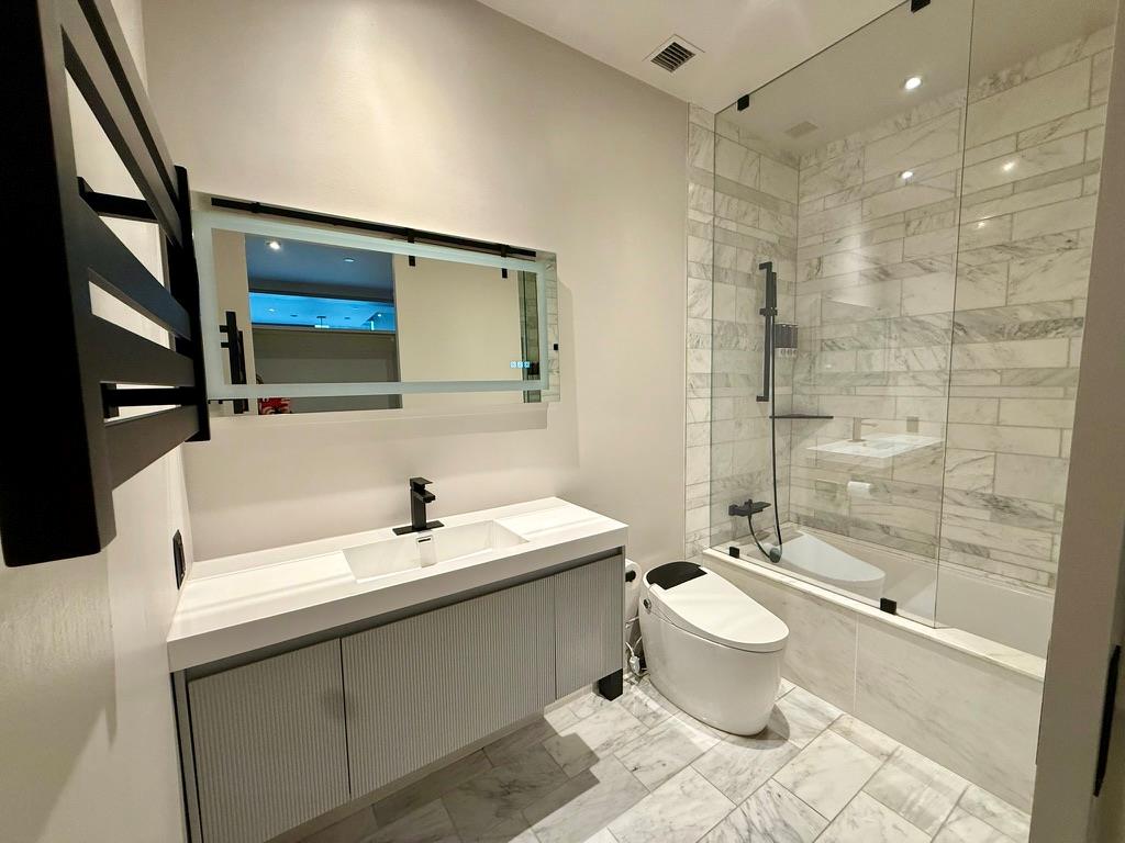 210 Lavaca St # 2809, Austin, TX 78701