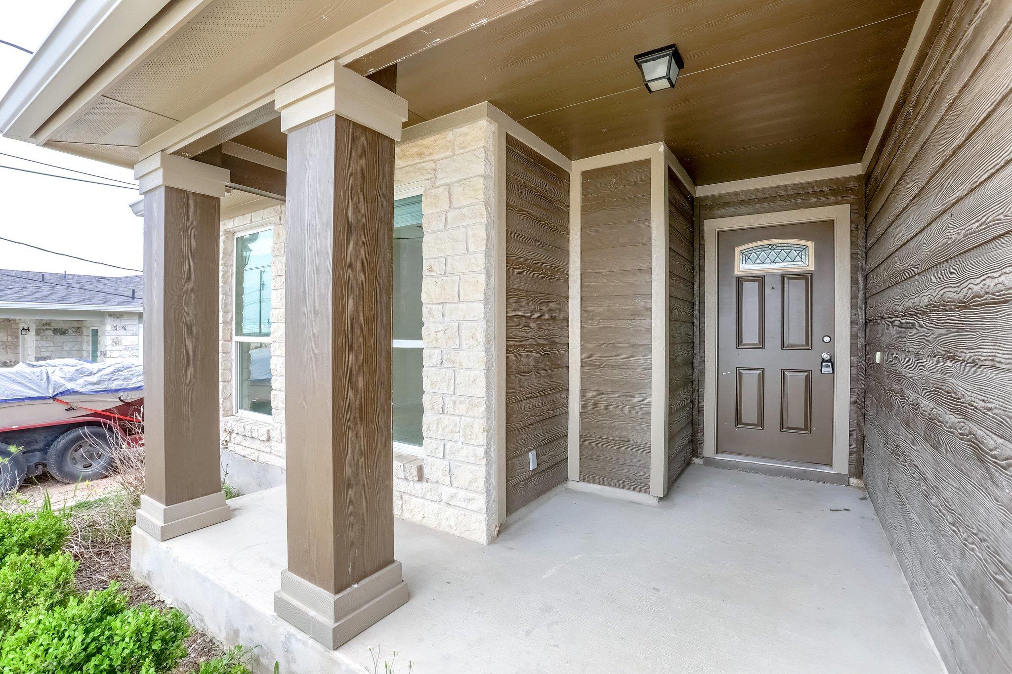 20111 Travis Dr # B, Lago Vista, TX 78645