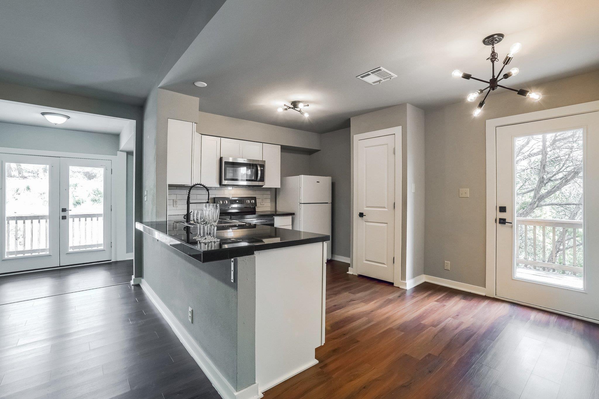 5909 Lago Vista Way # B, Lago Vista, TX 78645