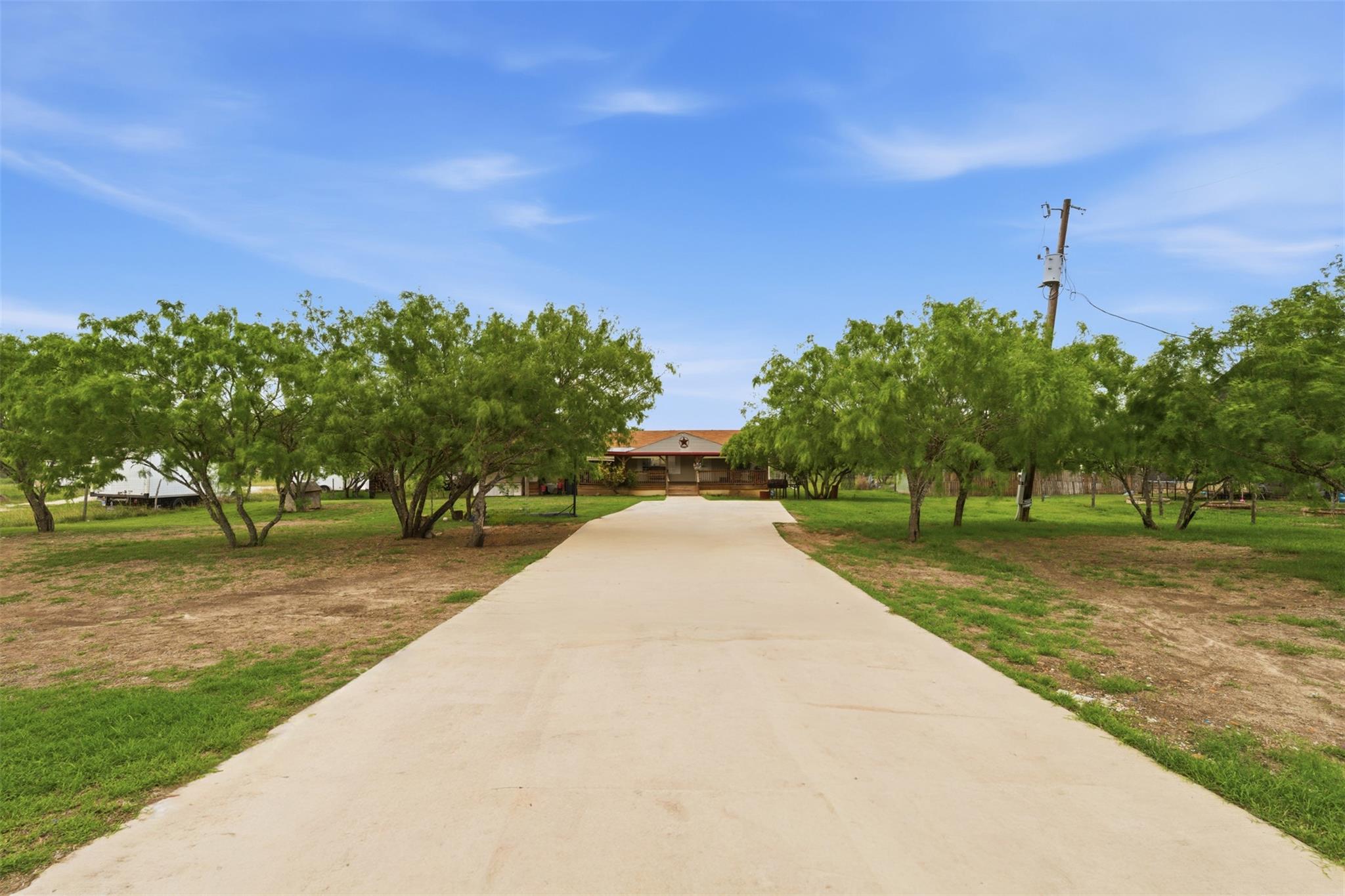 345 Morning Mist, Lockhart, TX 78644