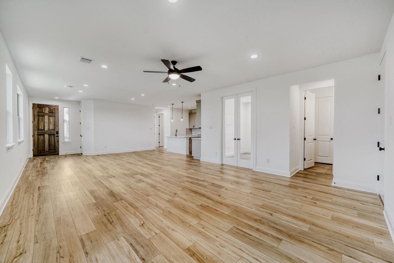 185 International St, Buda, TX 78610
