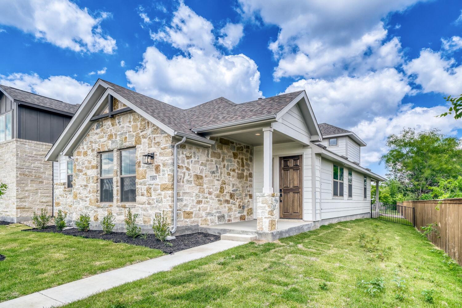 185 International St, Buda, TX 78610