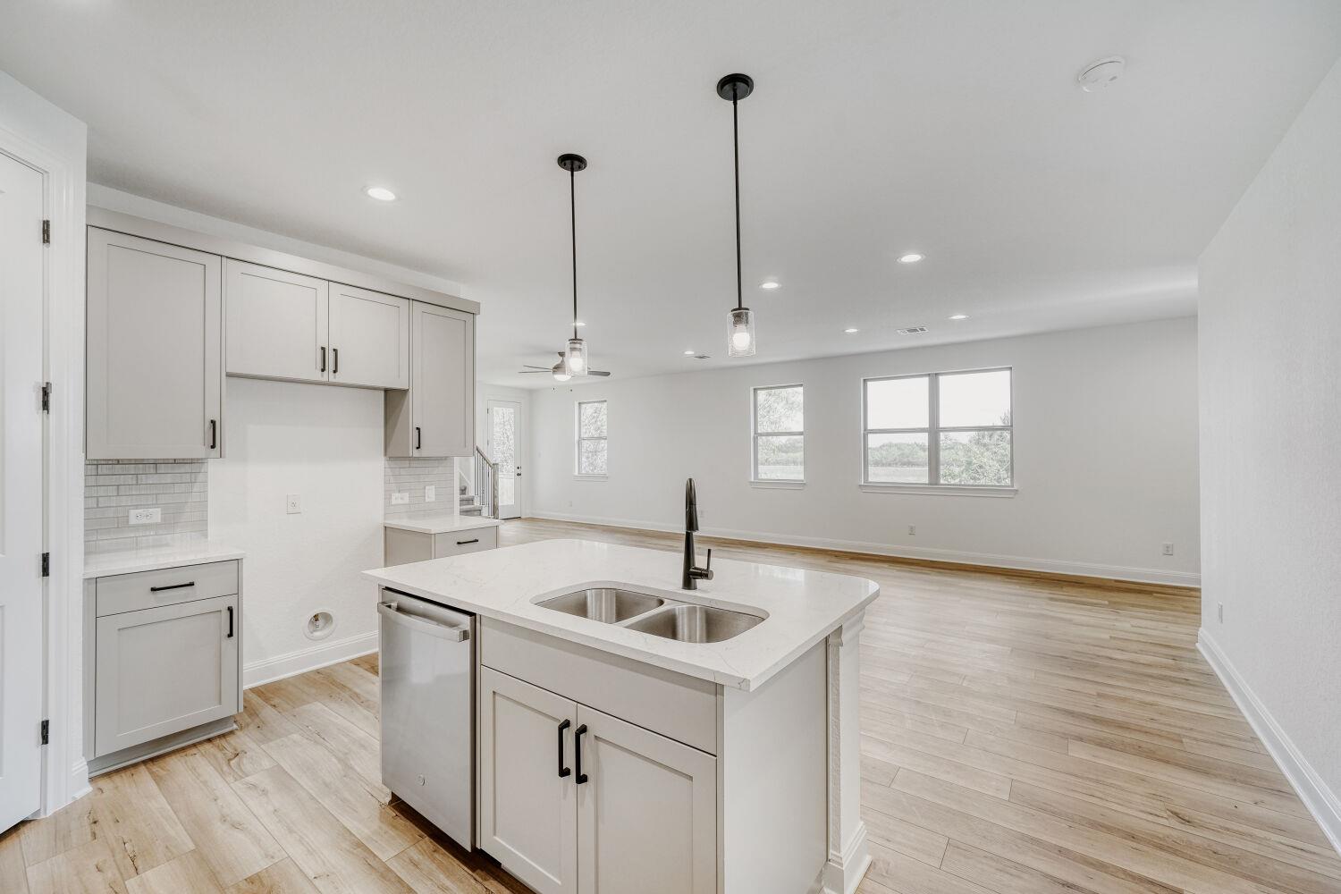 185 International St, Buda, TX 78610