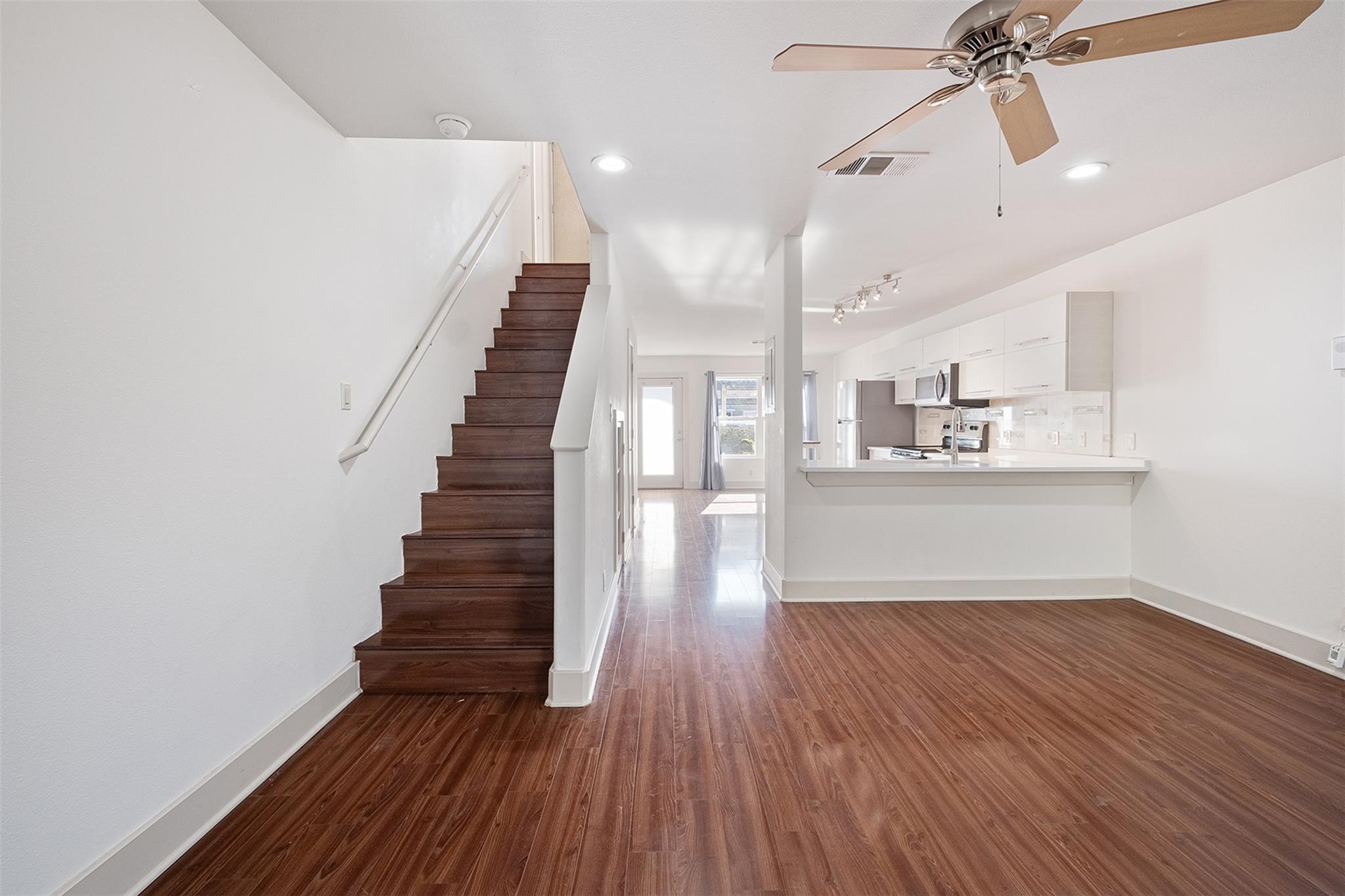 1101 Grove Blvd # 304, Austin, TX 78741