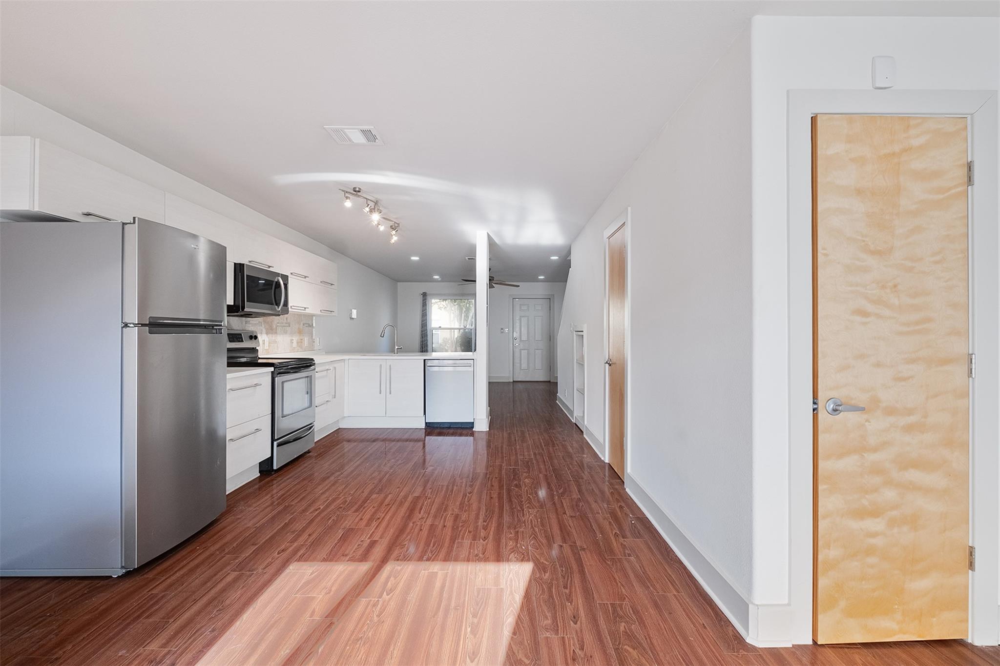 1101 Grove Blvd # 304, Austin, TX 78741