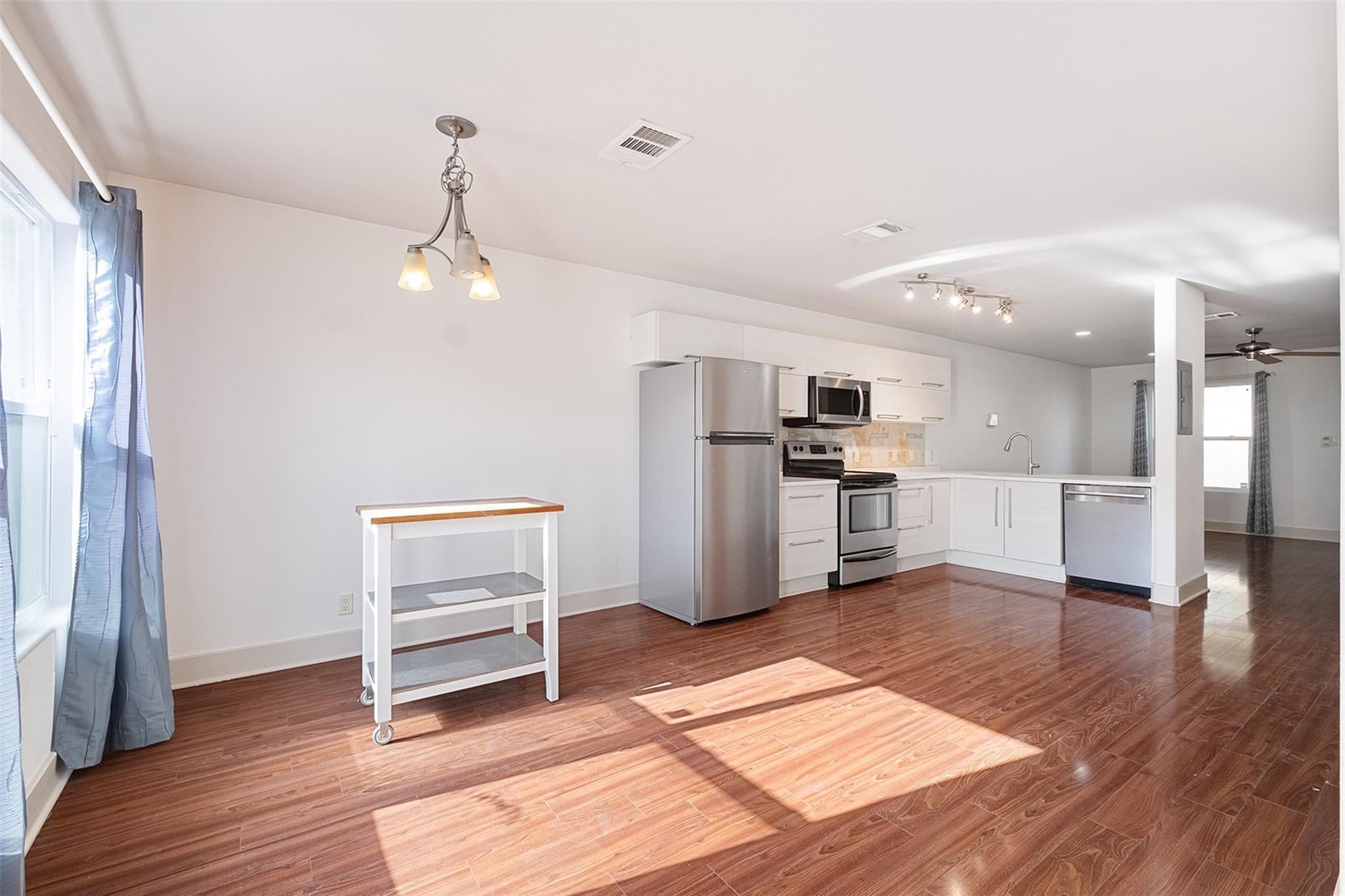 1101 Grove Blvd # 304, Austin, TX 78741