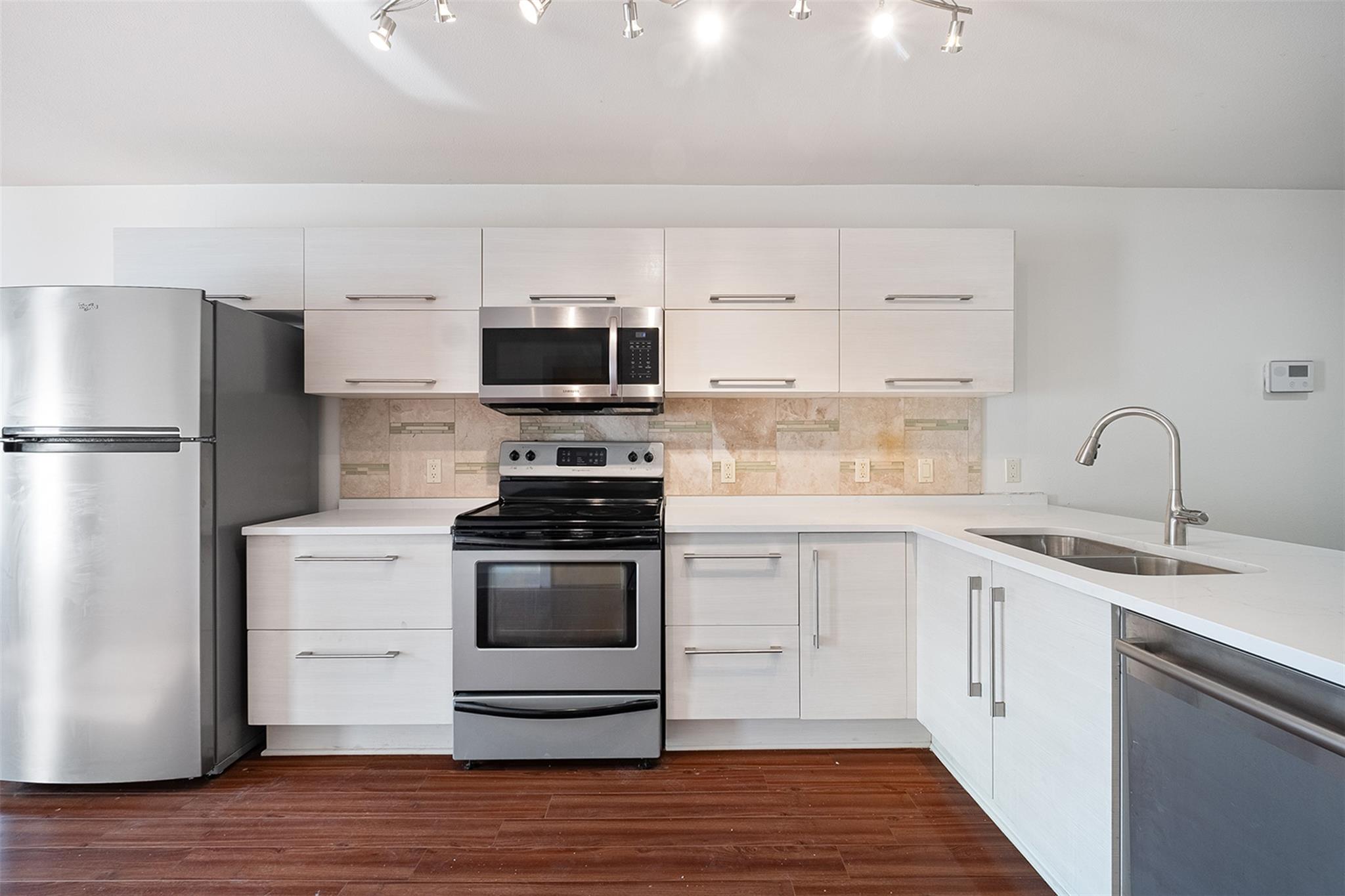 1101 Grove Blvd # 304, Austin, TX 78741