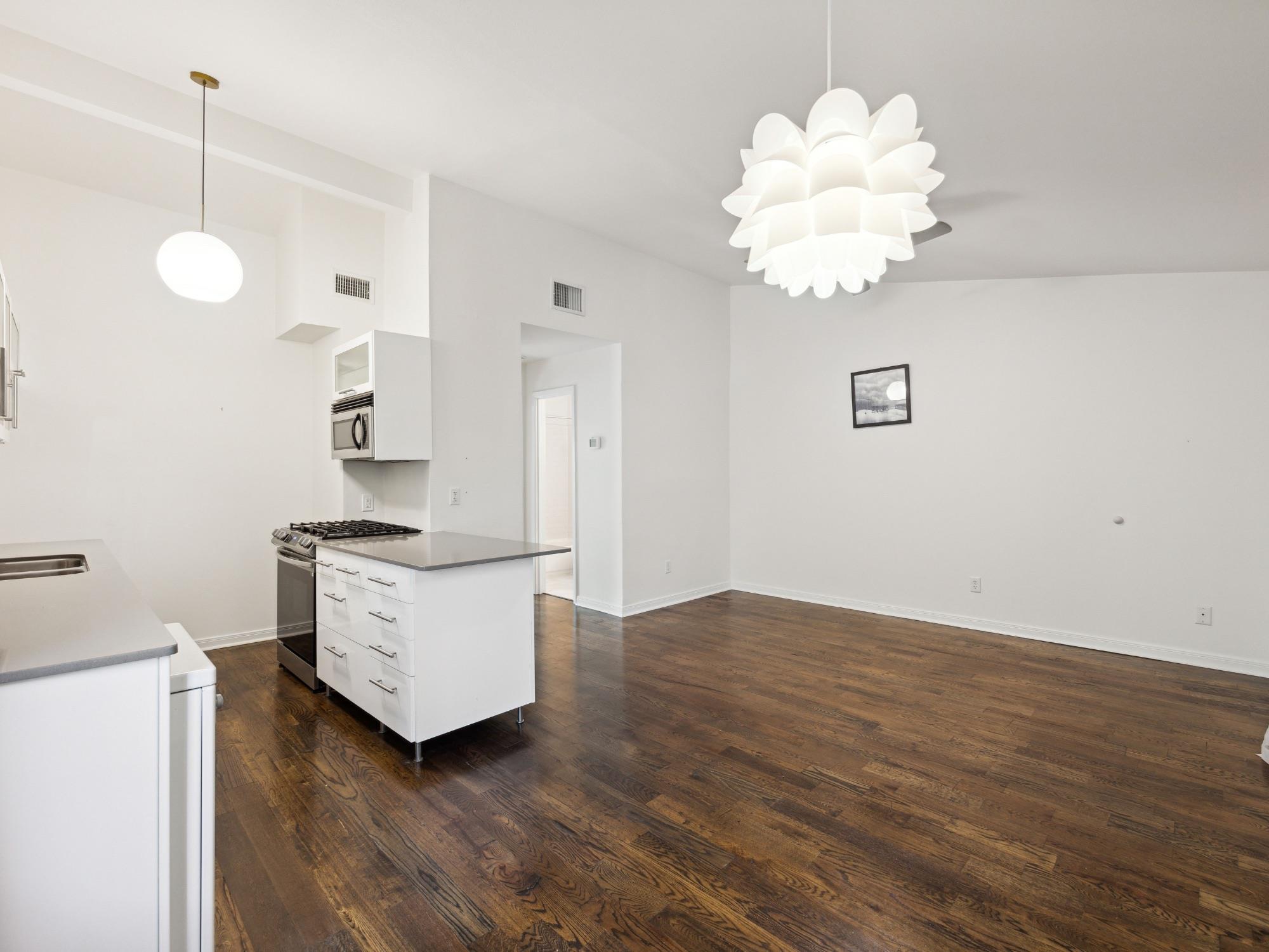 1503 W 9th St # 204, Austin, TX 78703