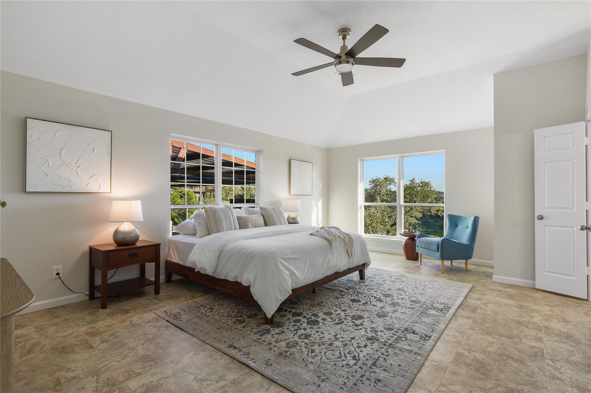 1104 Cliffview Dr, Spicewood, TX 78669