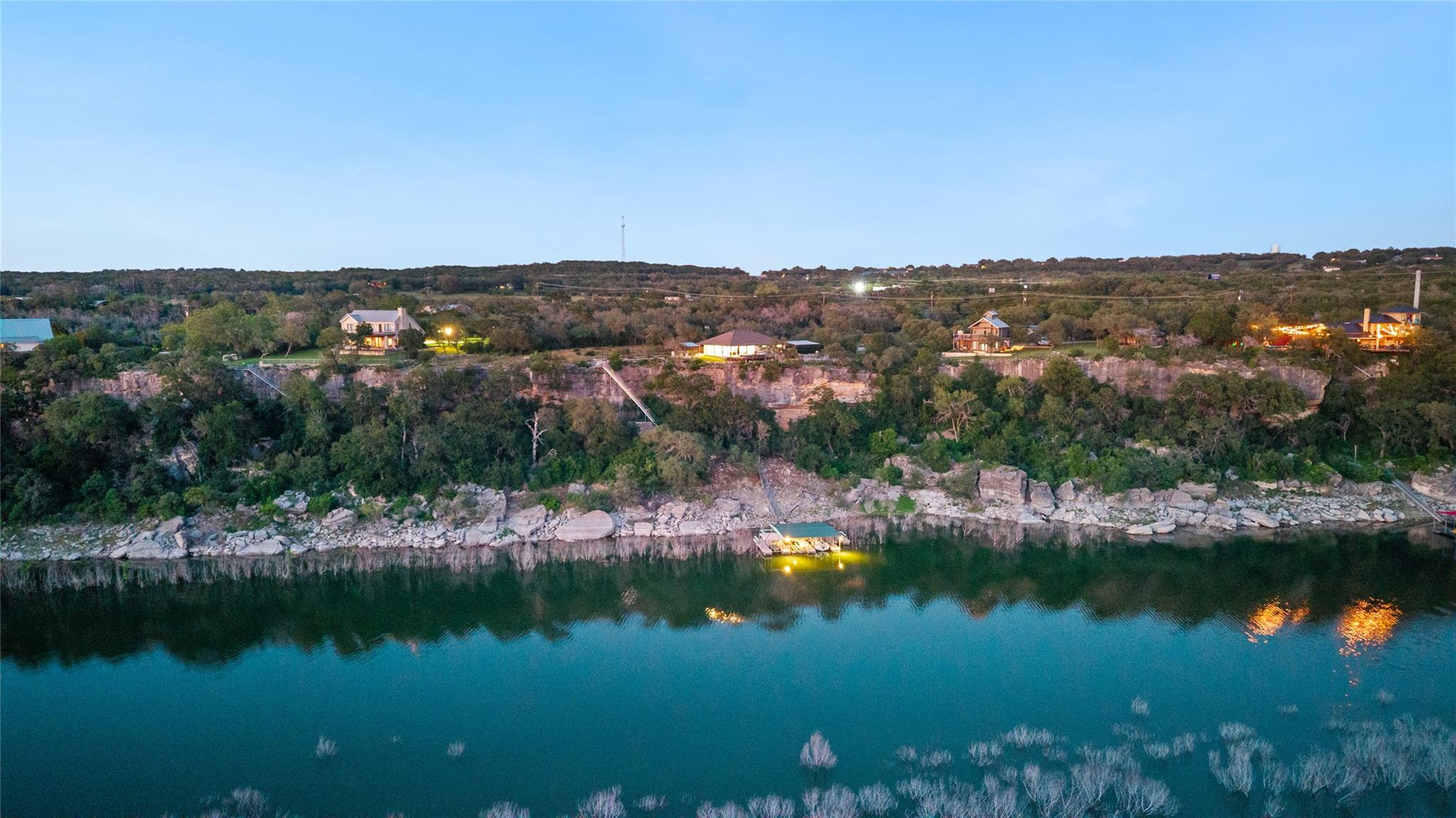 1104 Cliffview Dr, Spicewood, TX 78669