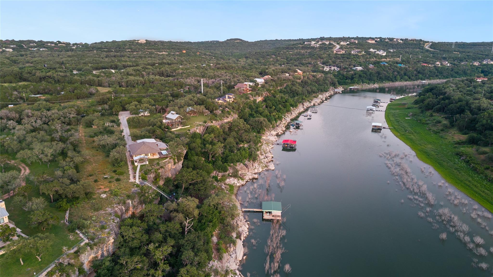 1104 Cliffview Dr, Spicewood, TX 78669