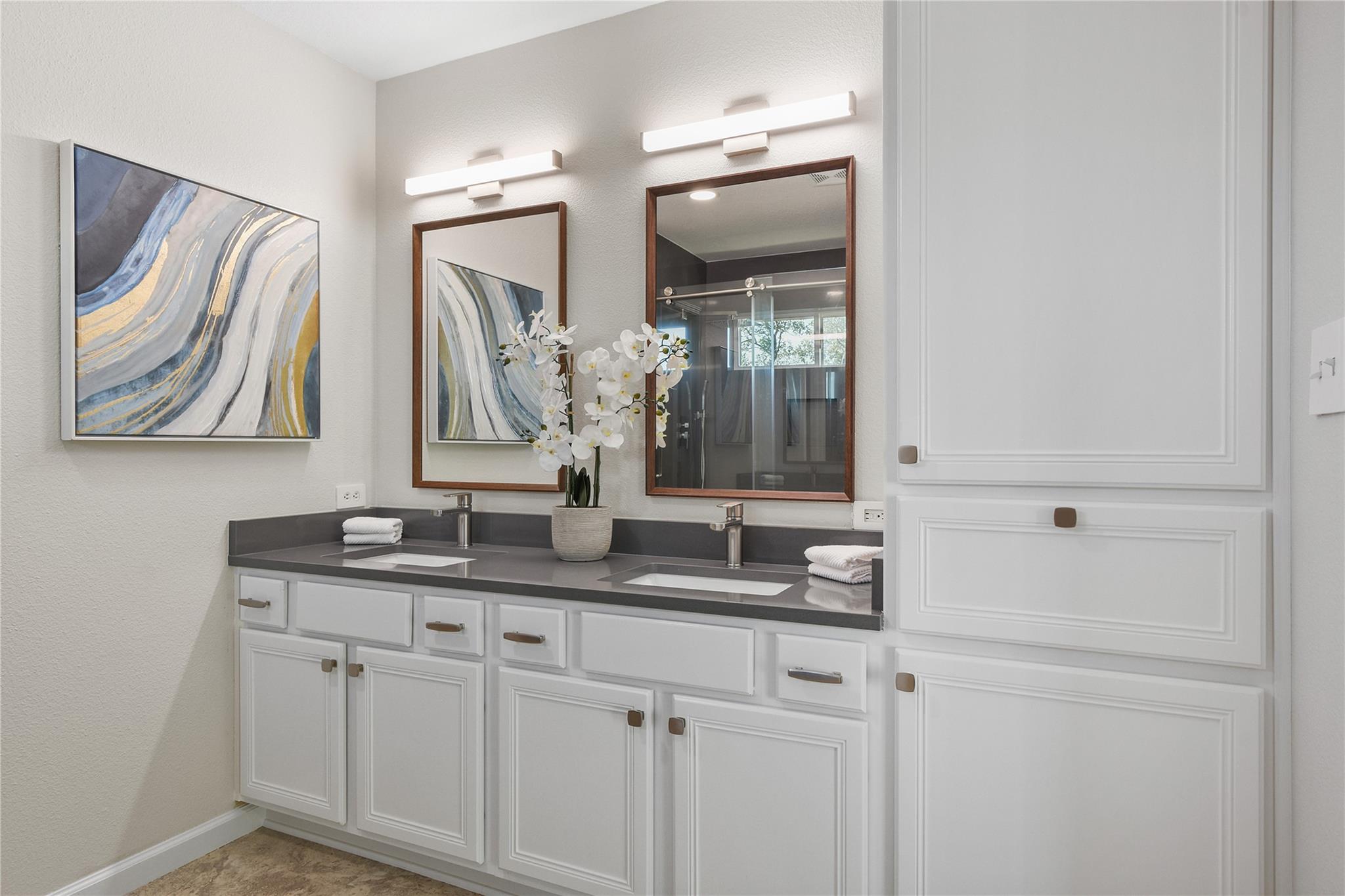 1104 Cliffview Dr, Spicewood, TX 78669