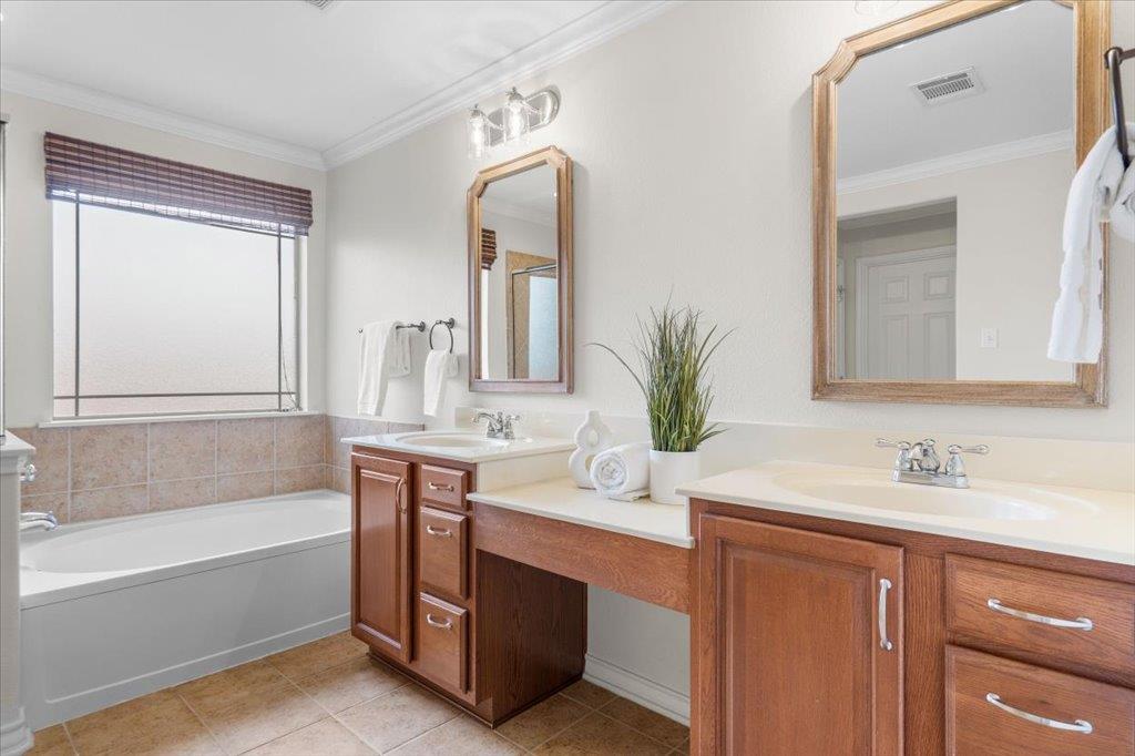 11208 Bastogne Loop, Austin, TX 78739