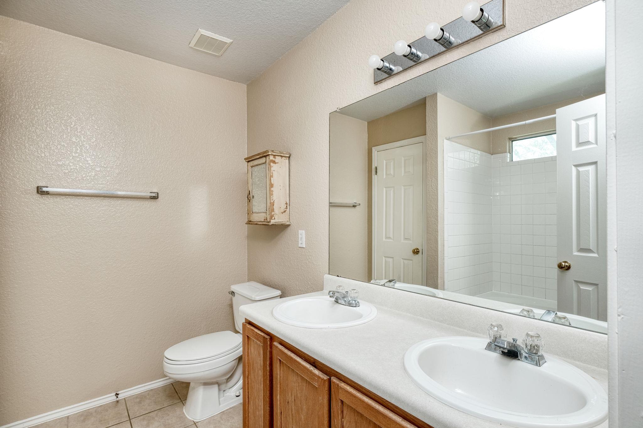 124 Hunter Rex Way, Kyle, TX 78640