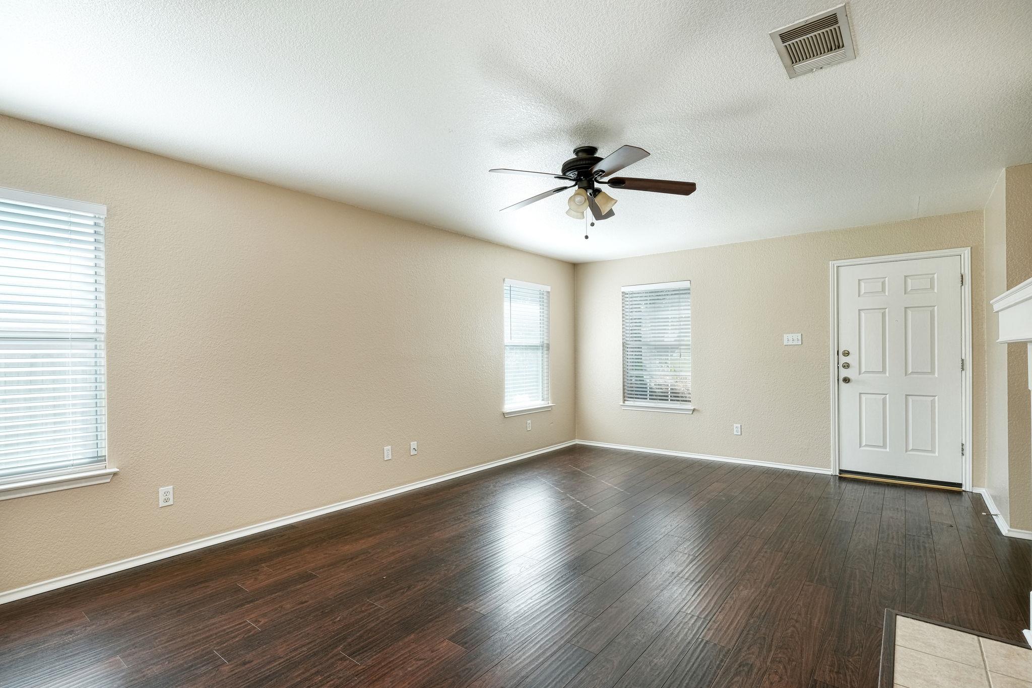 124 Hunter Rex Way, Kyle, TX 78640