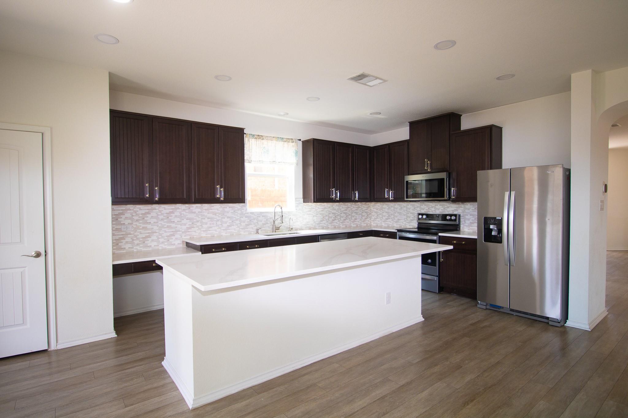 2105 Ebony Dove St, Round Rock, TX 78664