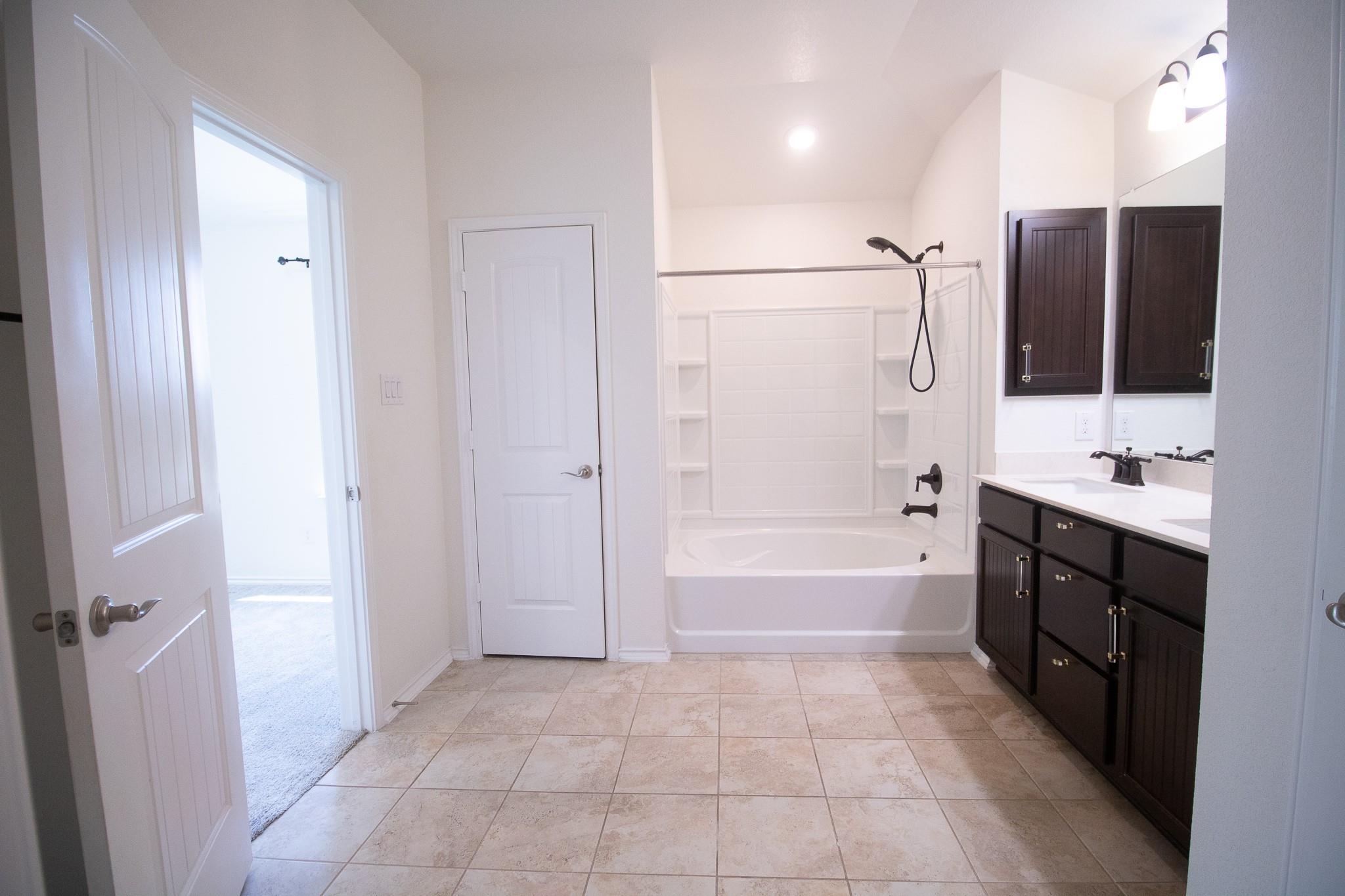 2105 Ebony Dove St, Round Rock, TX 78664