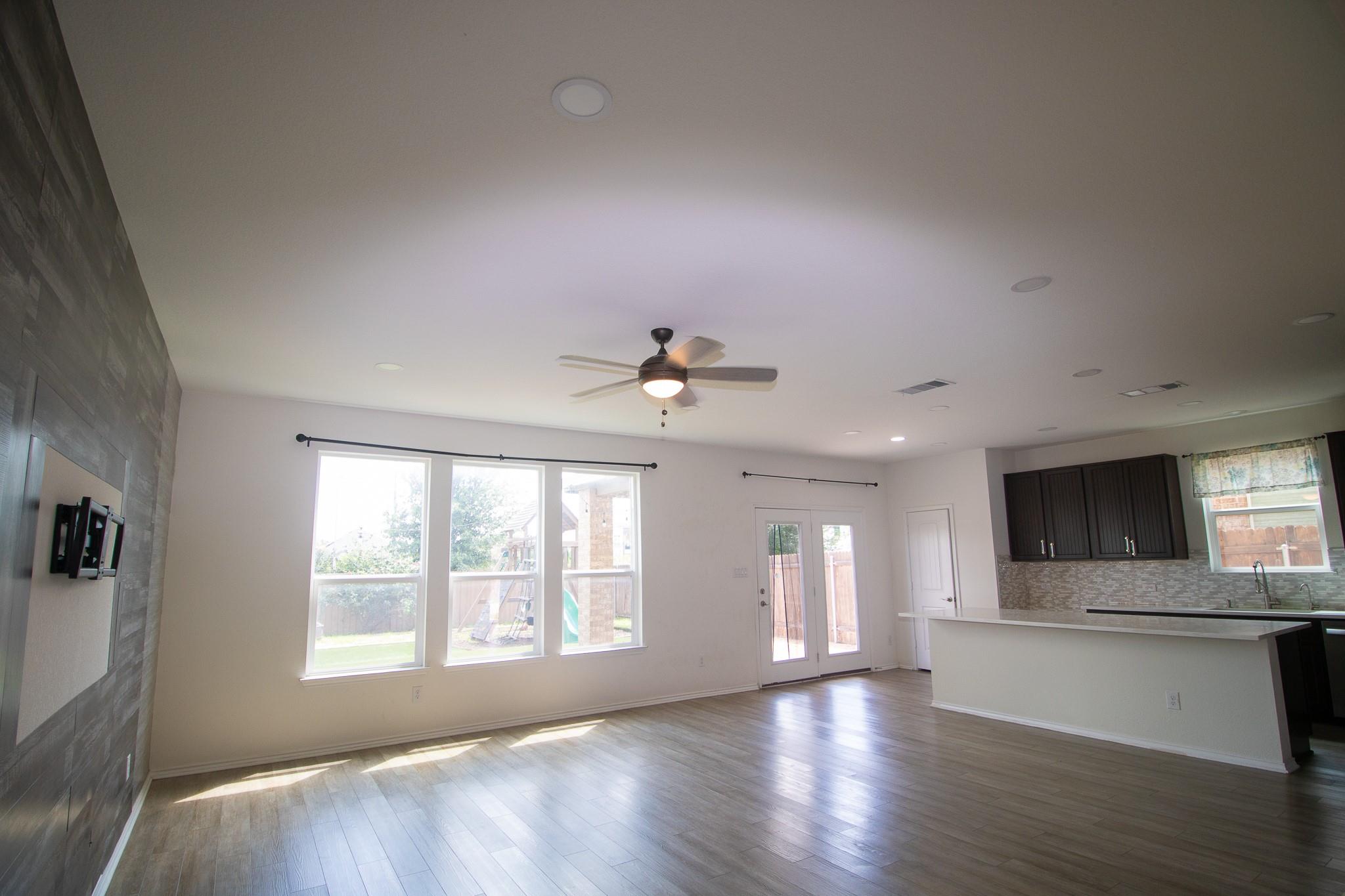 2105 Ebony Dove St, Round Rock, TX 78664