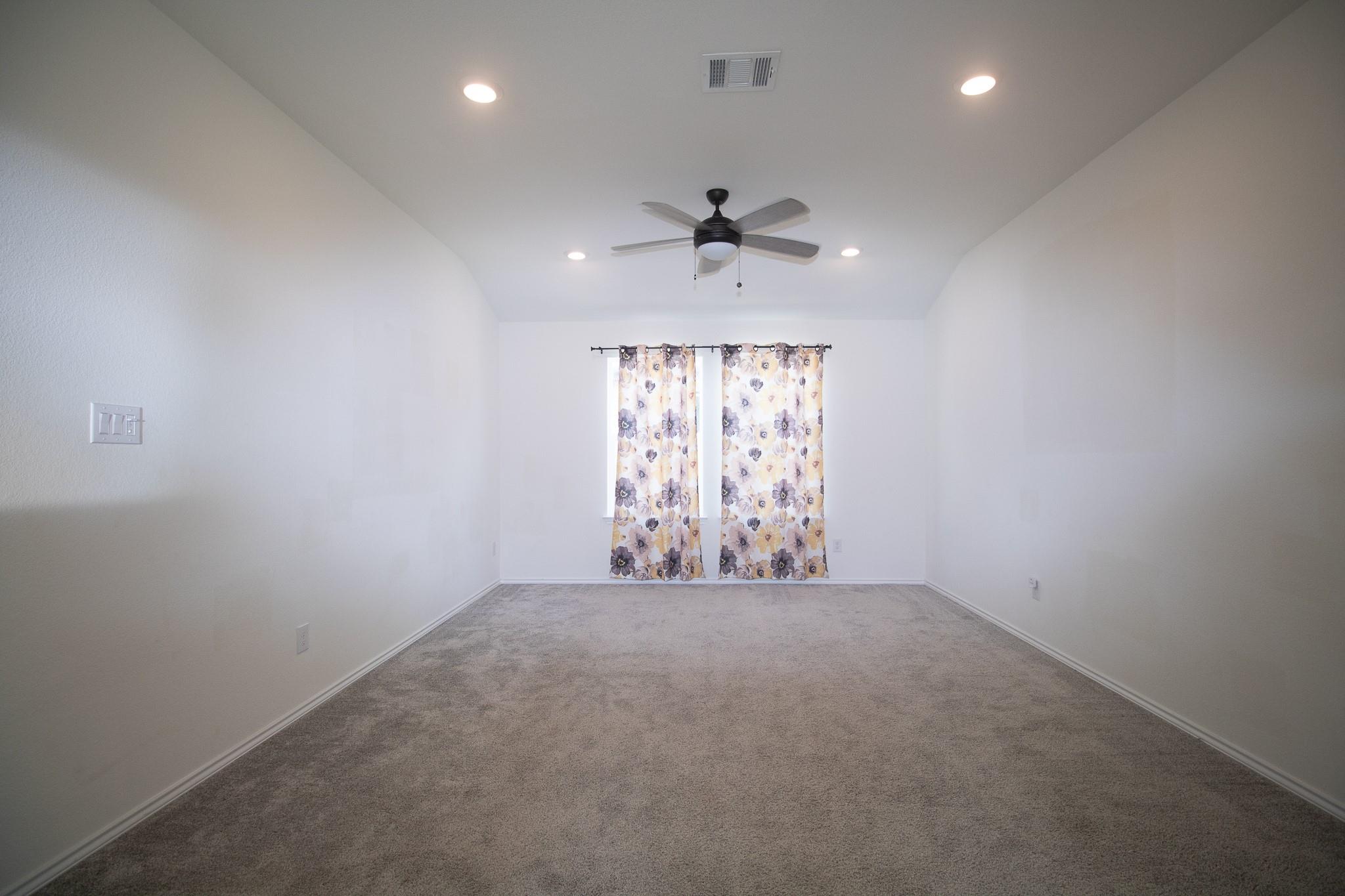 2105 Ebony Dove St, Round Rock, TX 78664