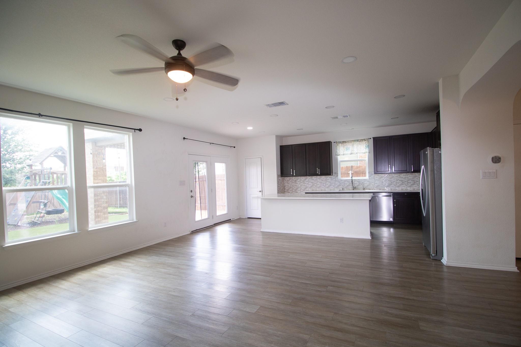 2105 Ebony Dove St, Round Rock, TX 78664