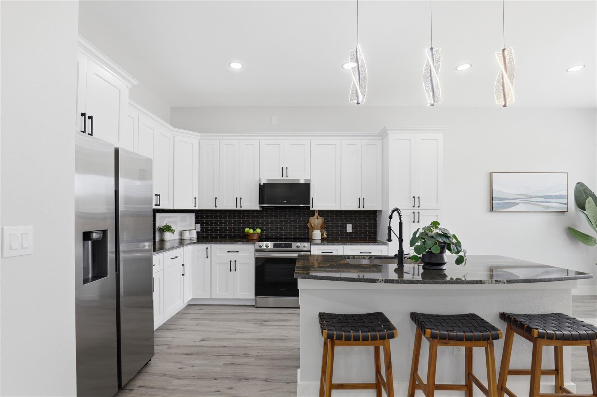 123 Los Robles Rd, Elgin, TX 78621