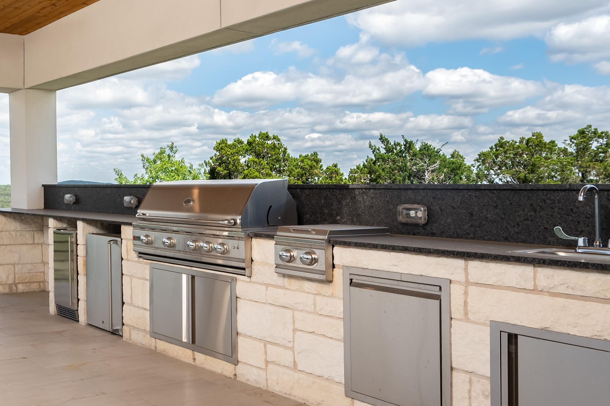 2502 Sunset Vista Cir, Spicewood, TX 78669