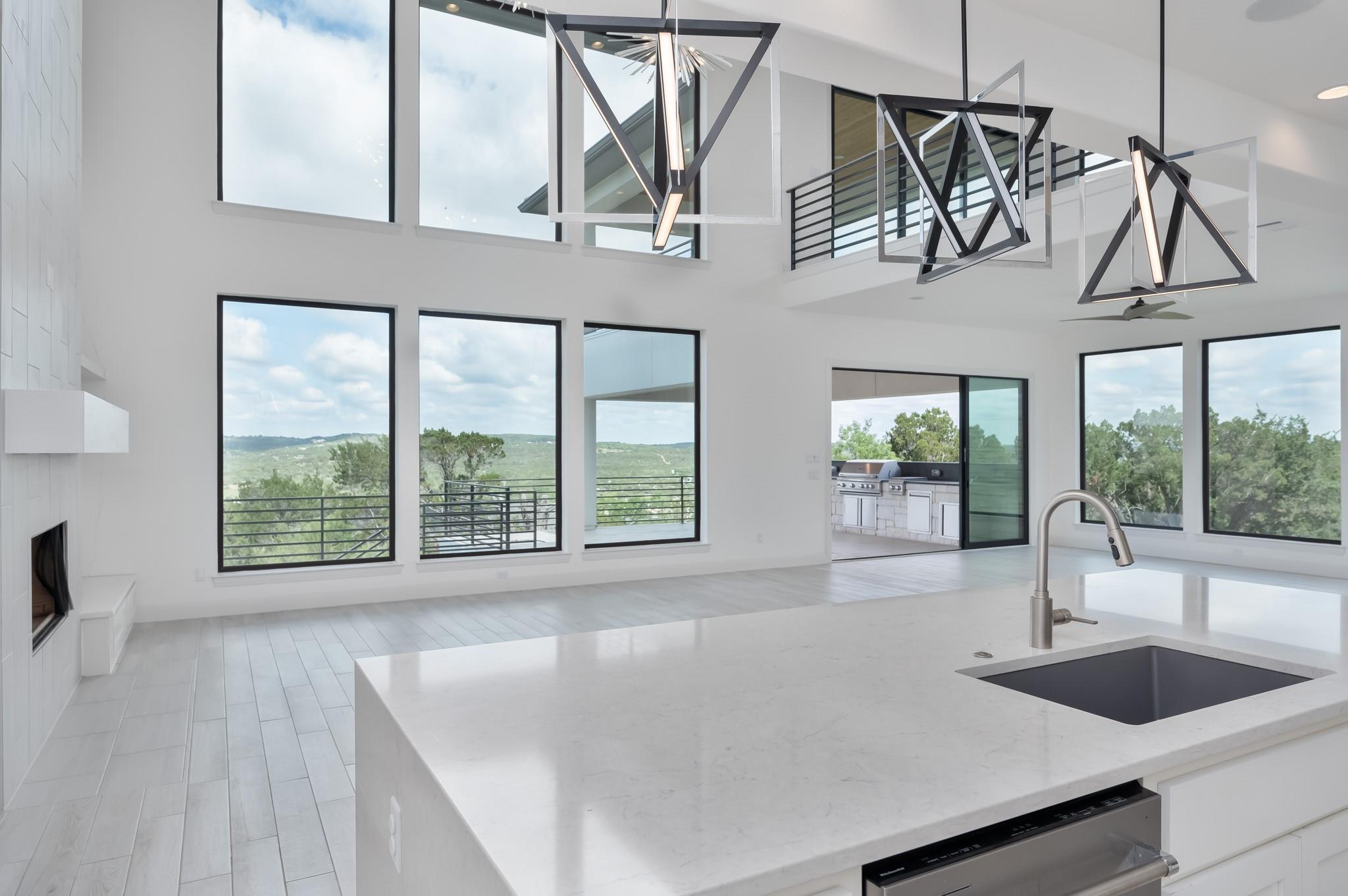 2502 Sunset Vista Cir, Spicewood, TX 78669