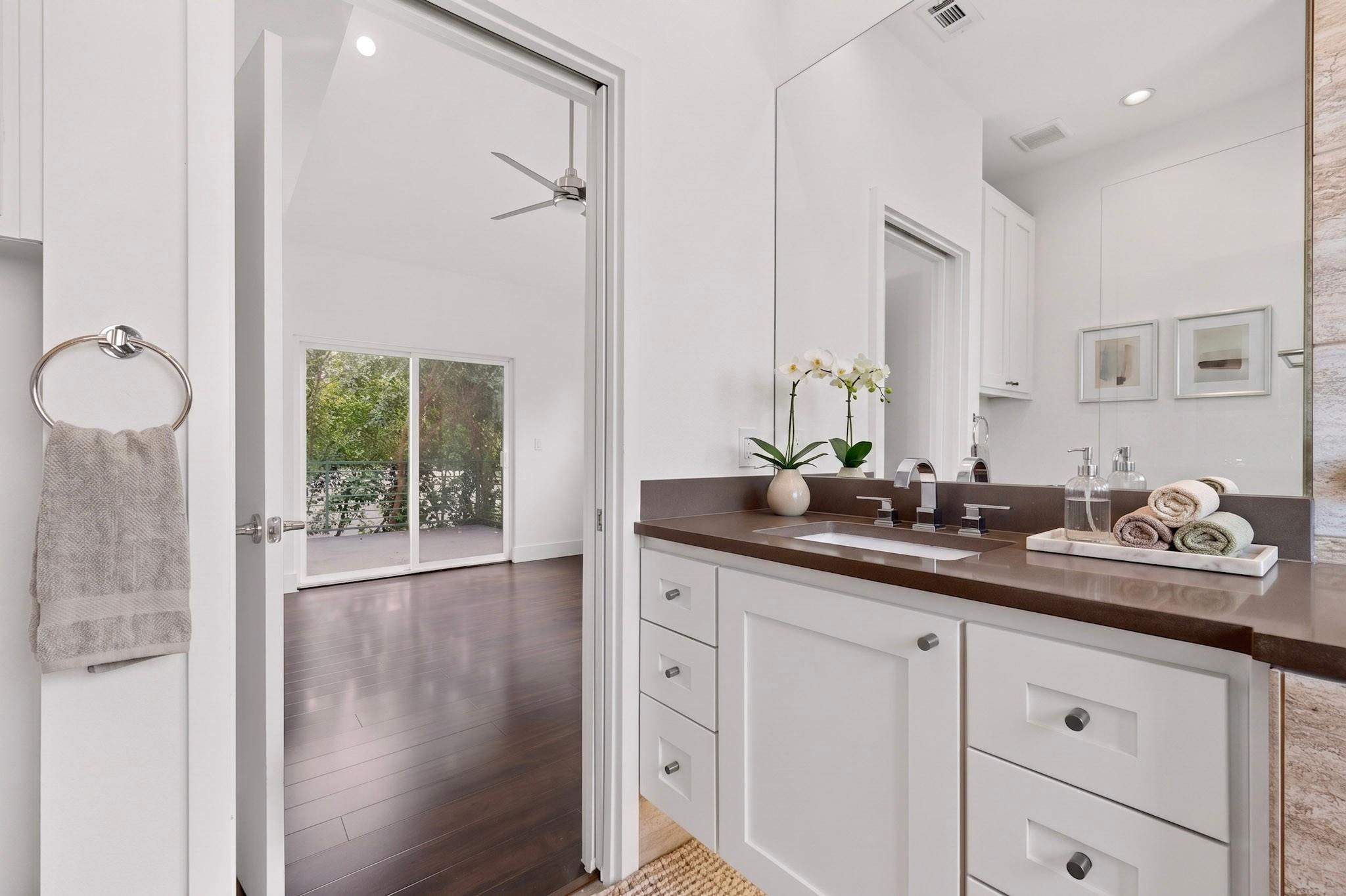 400 W 51 St # A, Austin, TX 78751
