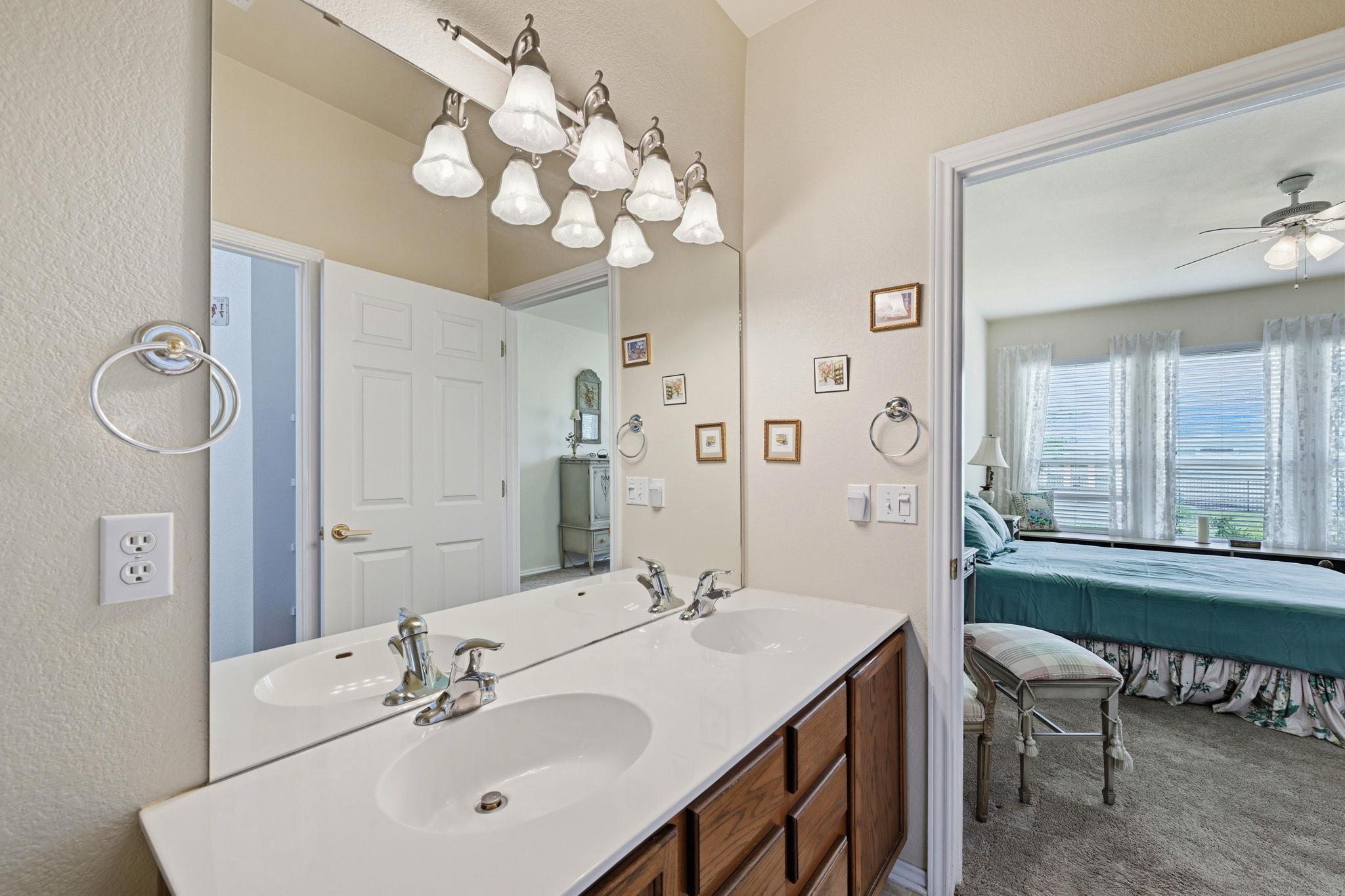 120 Bowie Cir, Georgetown, TX 78633