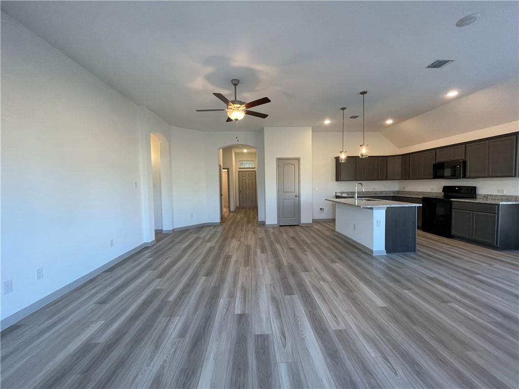 917 Hollyhock Dr, Temple, TX 76502