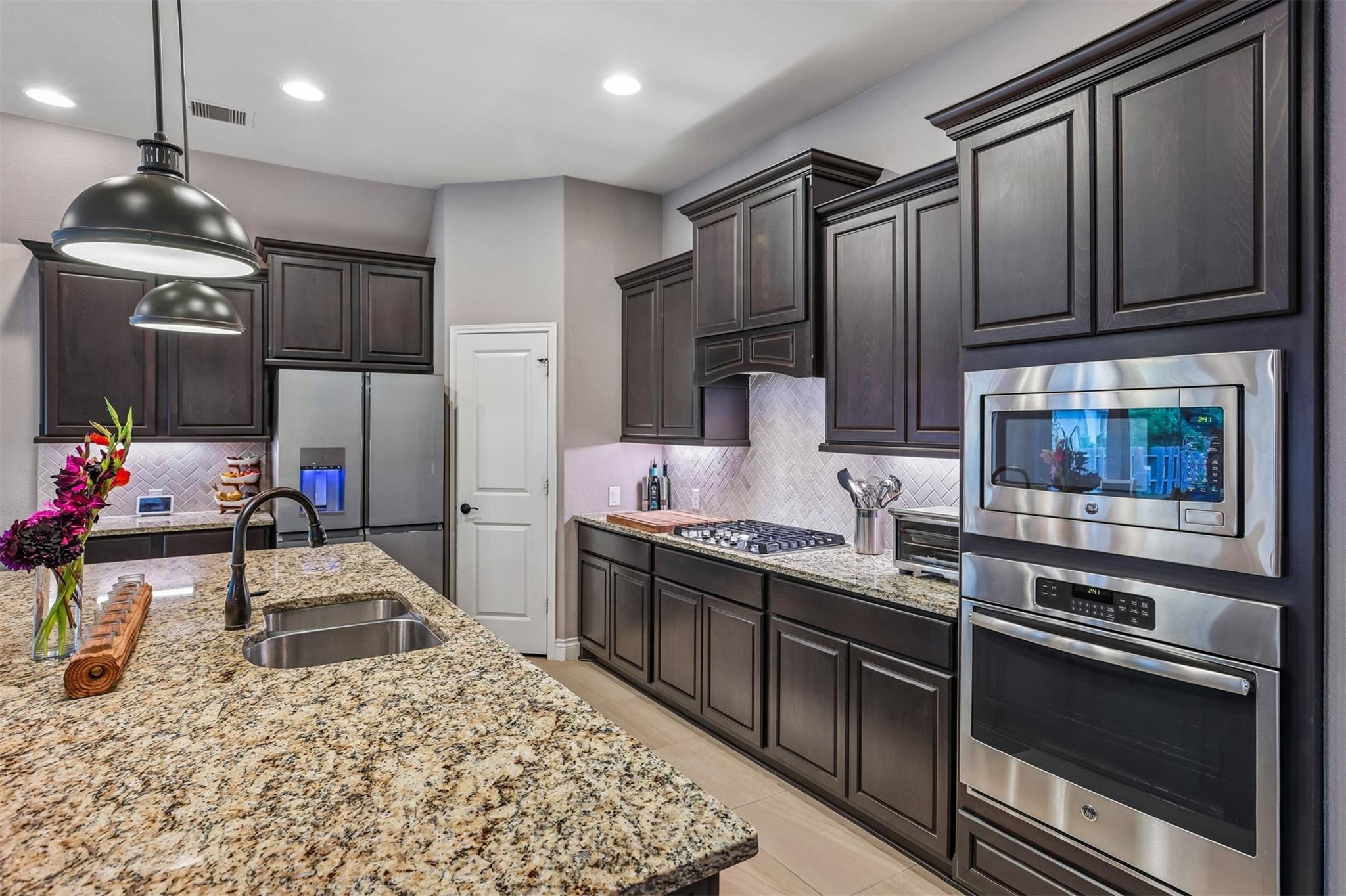 713 Judge Fisk Dr, Leander, TX 78641