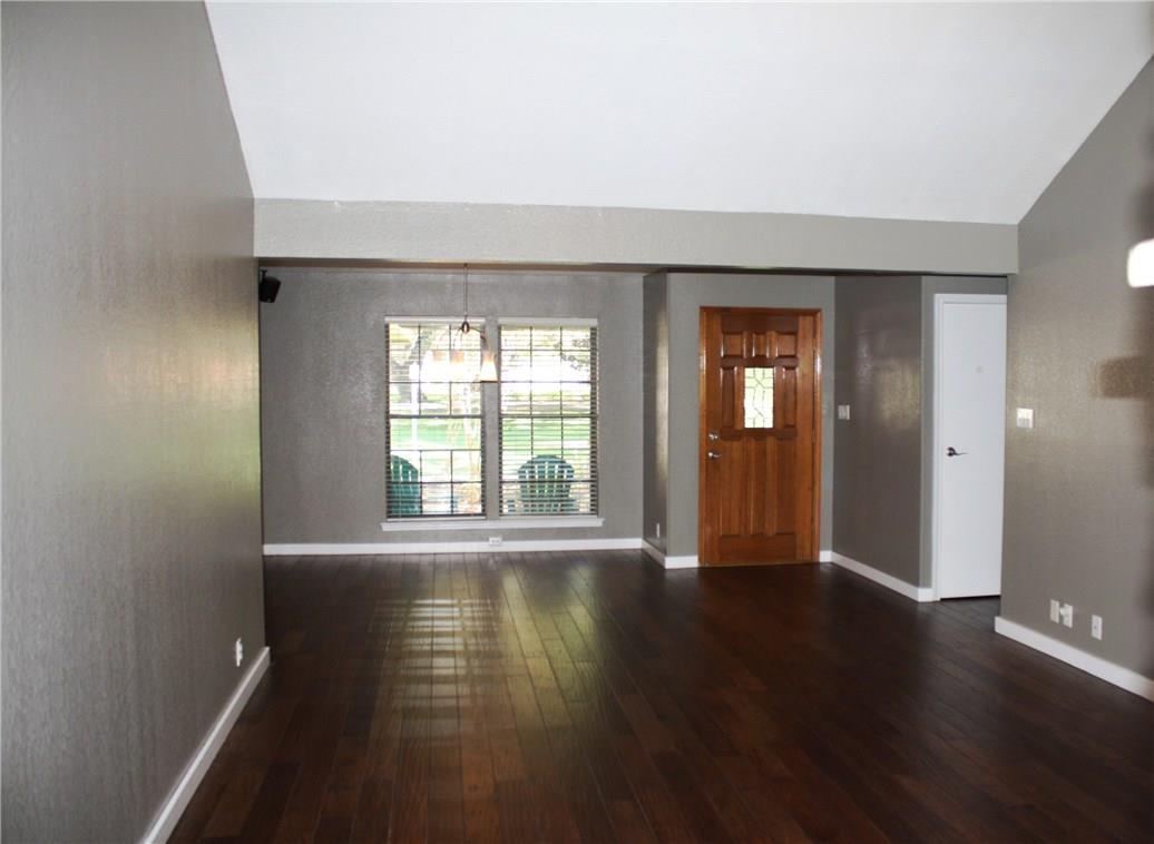309 Juniper Dr, Mountain City, TX 78610