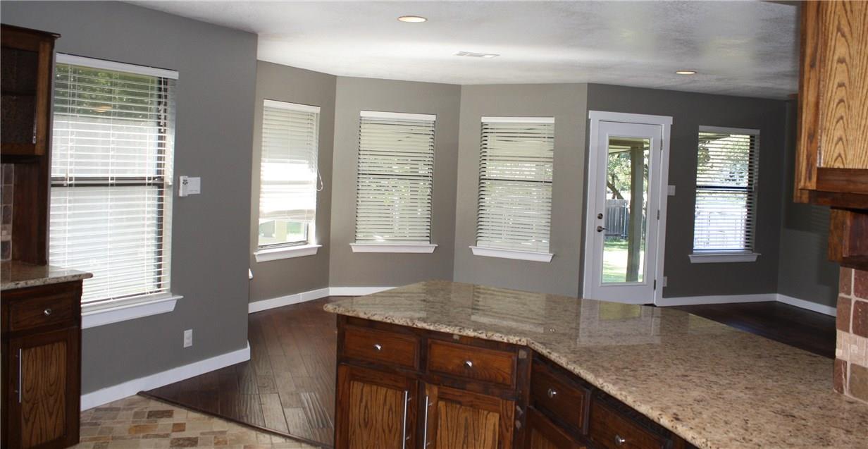 309 Juniper Dr, Mountain City, TX 78610