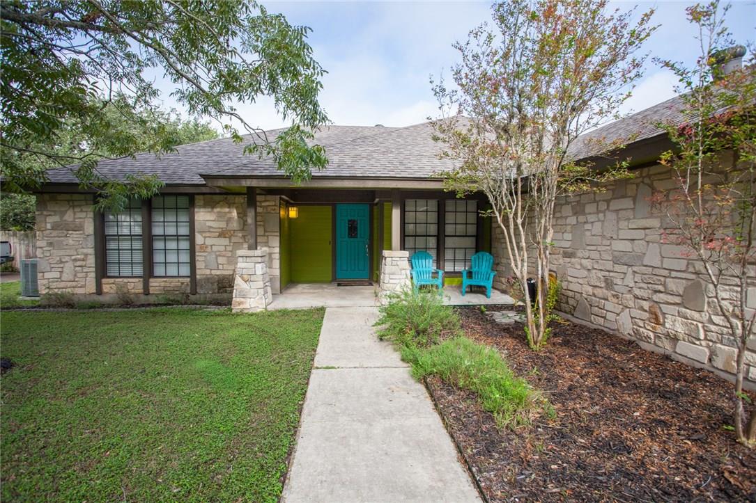 309 Juniper Dr, Mountain City, TX 78610