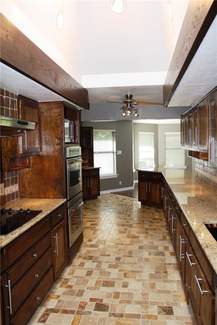 309 Juniper Dr, Mountain City, TX 78610