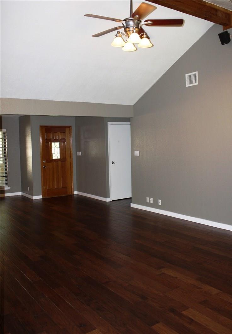309 Juniper Dr, Mountain City, TX 78610