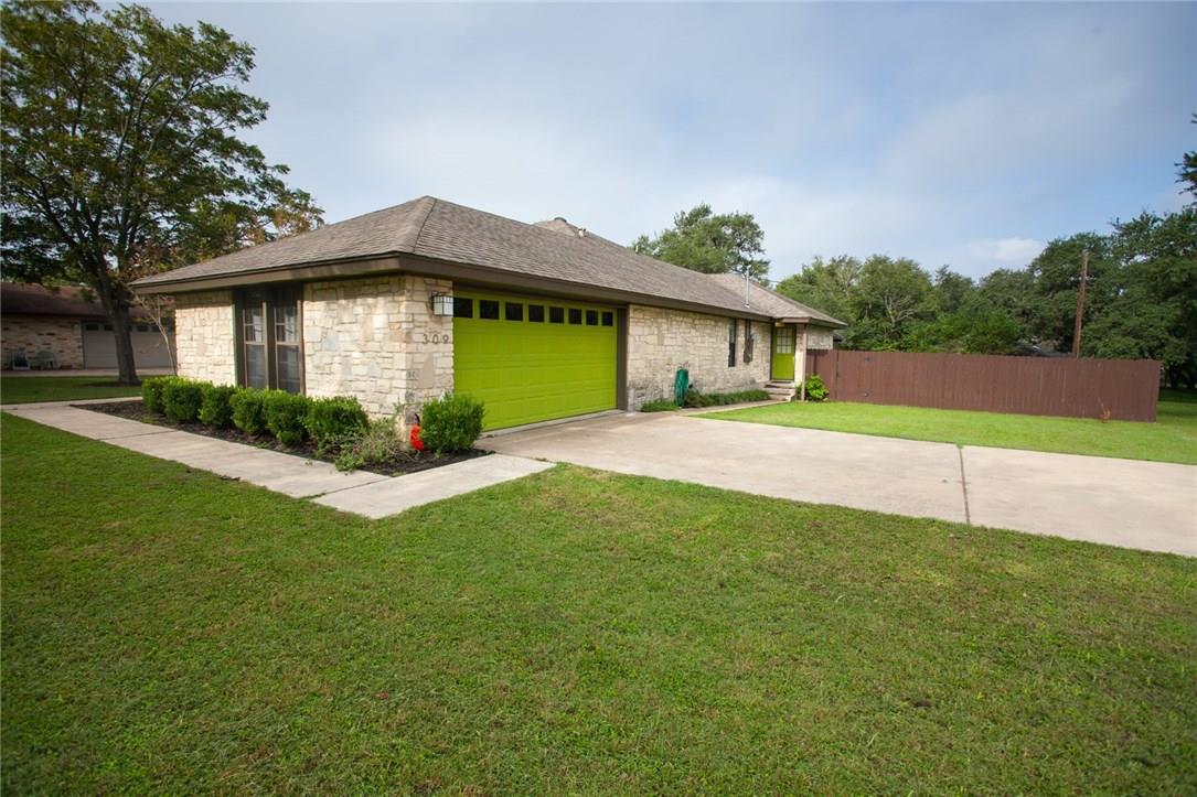 309 Juniper Dr, Mountain City, TX 78610