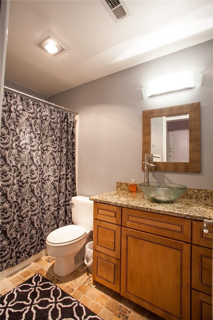 309 Juniper Dr, Mountain City, TX 78610