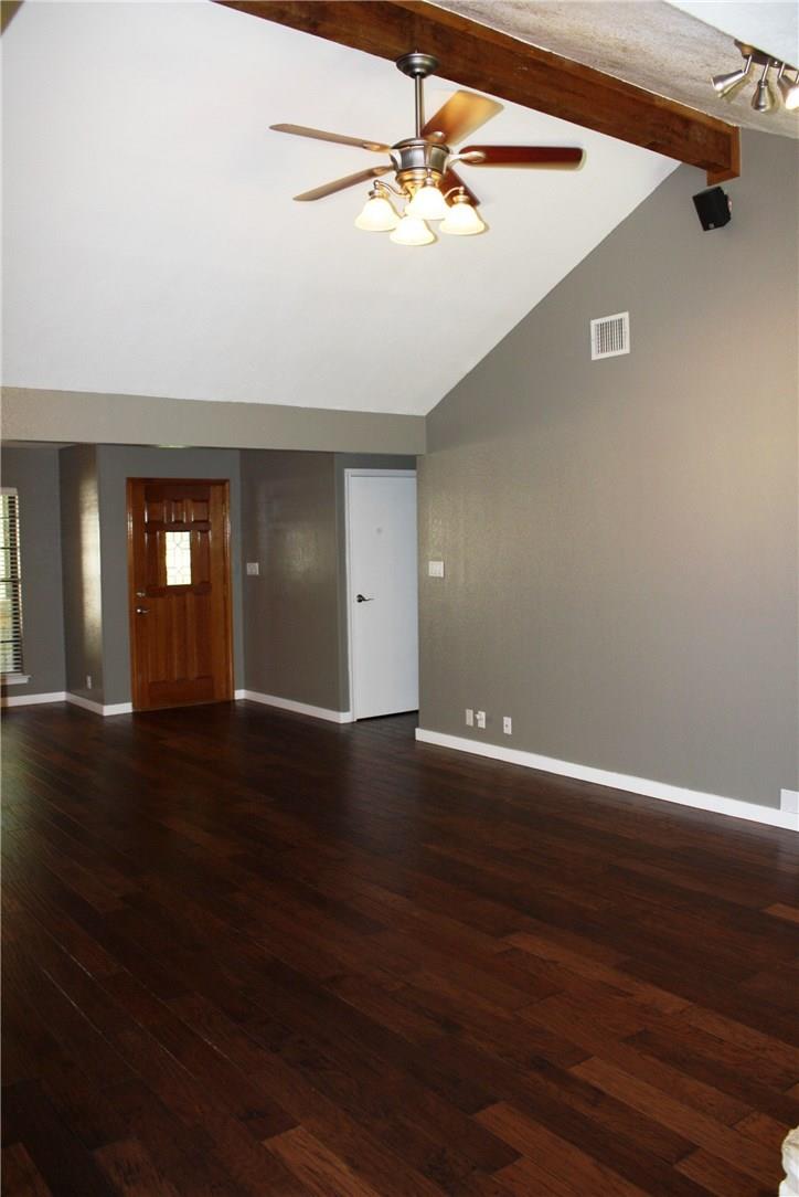 309 Juniper Dr, Mountain City, TX 78610