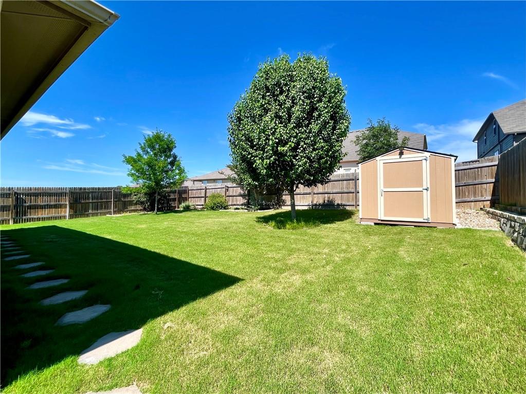 115 Leona River Trl, Hutto, TX 78634