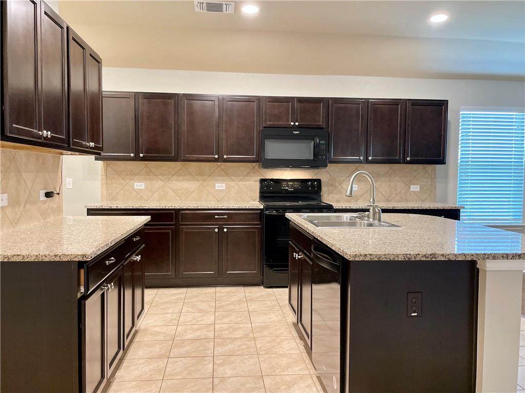 115 Leona River Trl, Hutto, TX 78634