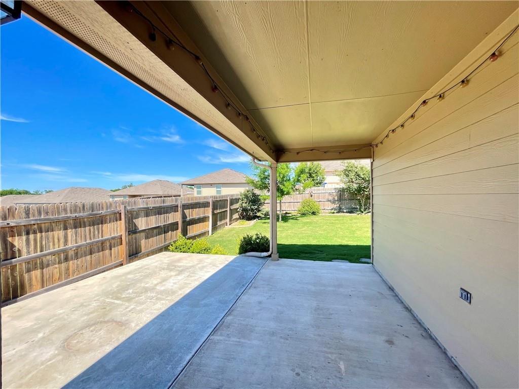 115 Leona River Trl, Hutto, TX 78634