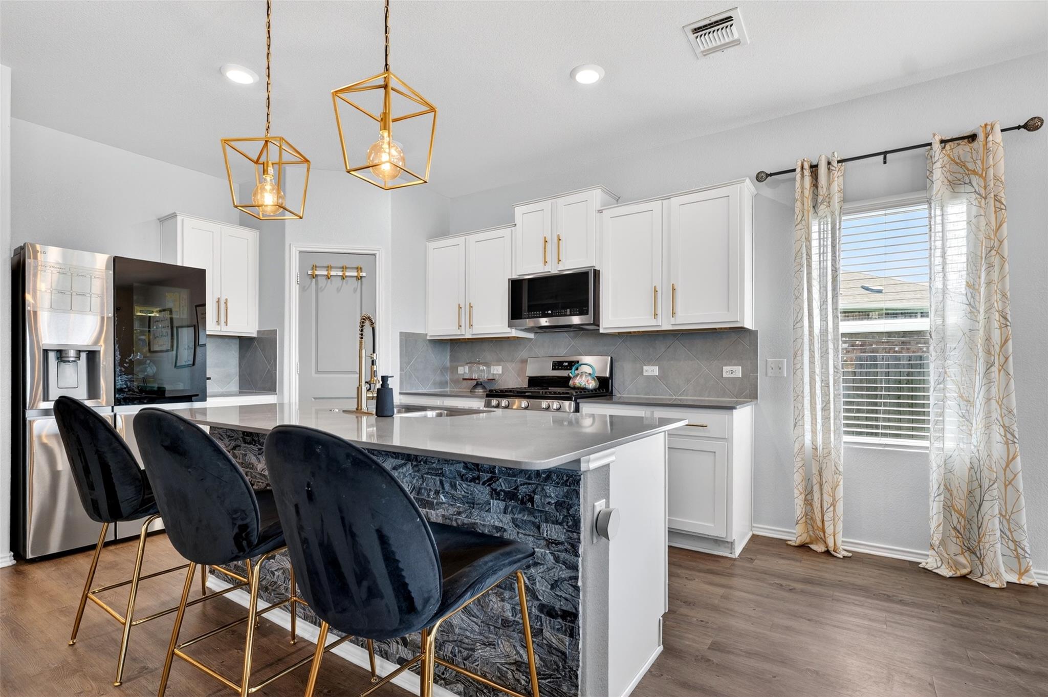 7332 Fall Ray Dr, Del Valle, TX 78617