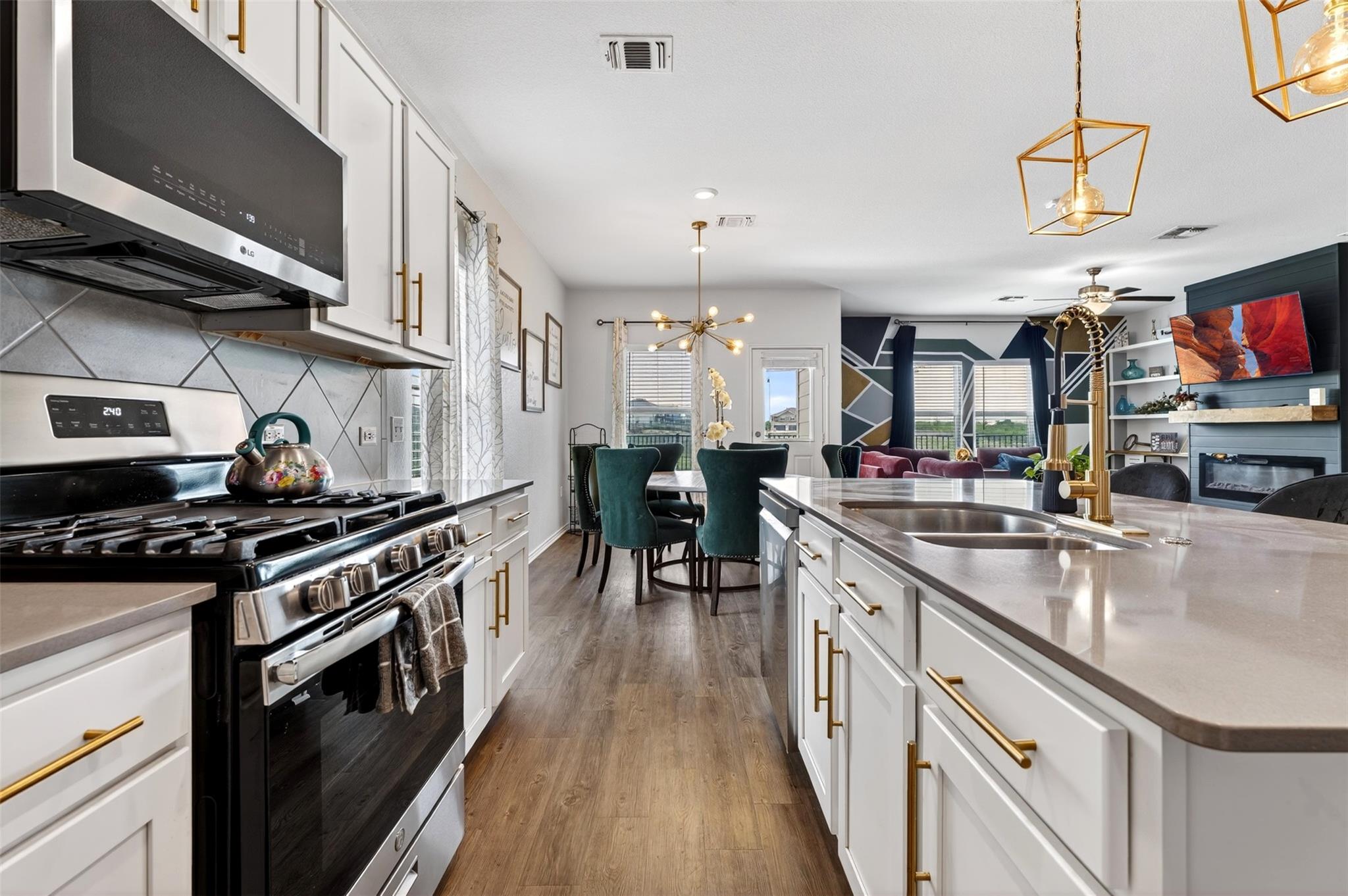 7332 Fall Ray Dr, Del Valle, TX 78617