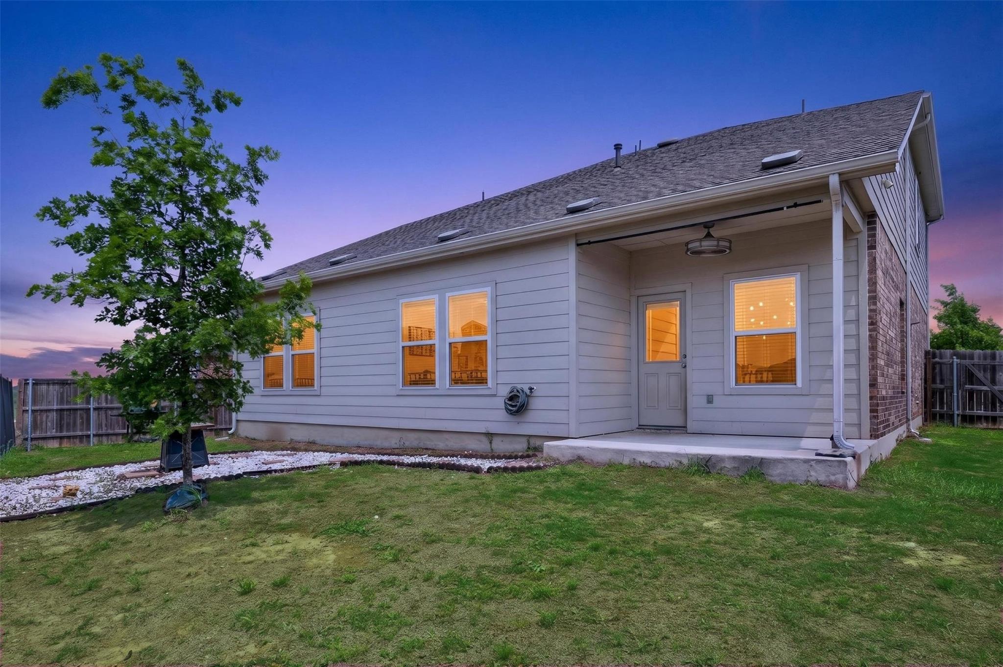 7332 Fall Ray Dr, Del Valle, TX 78617