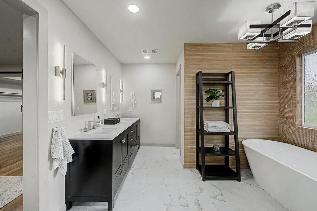 200 E Meadow Ln, Wimberley, TX 78676