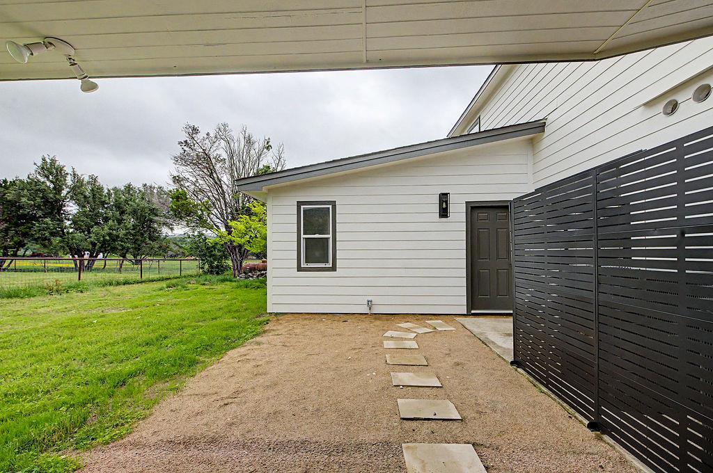 200 E Meadow Ln, Wimberley, TX 78676