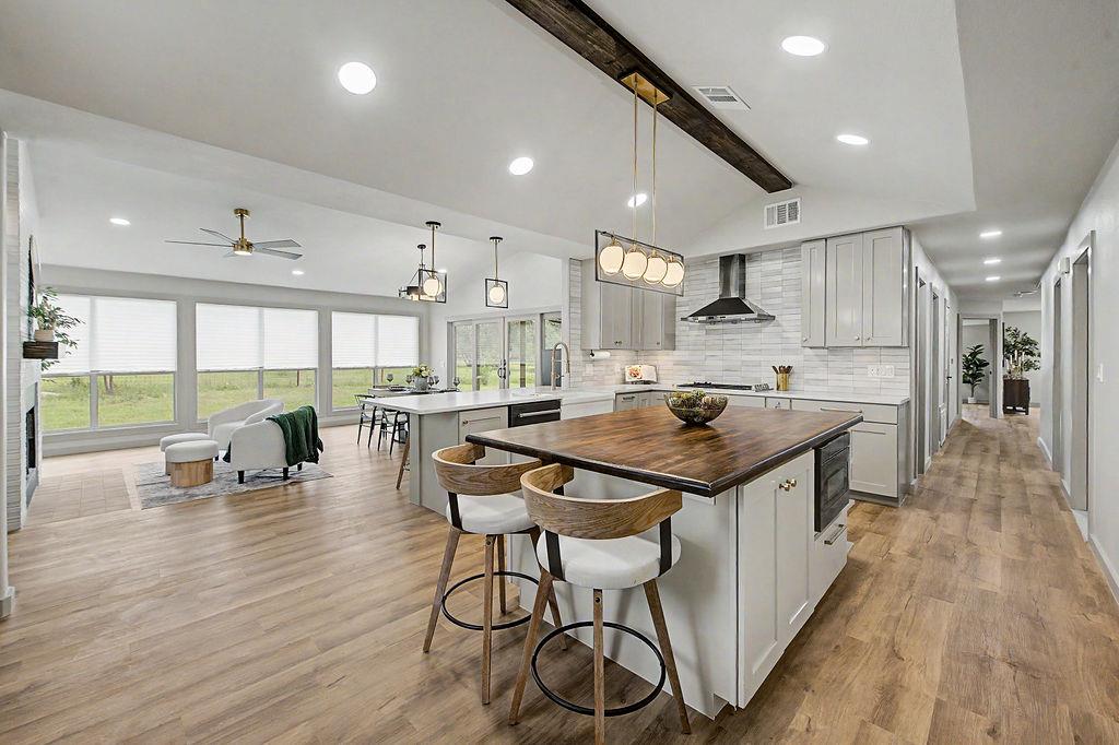 200 E Meadow Ln, Wimberley, TX 78676